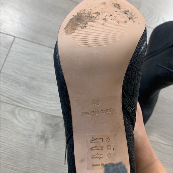 REISS Black Pointed Toe Leather Heeled Ankle Boots - Picture 4 of 11